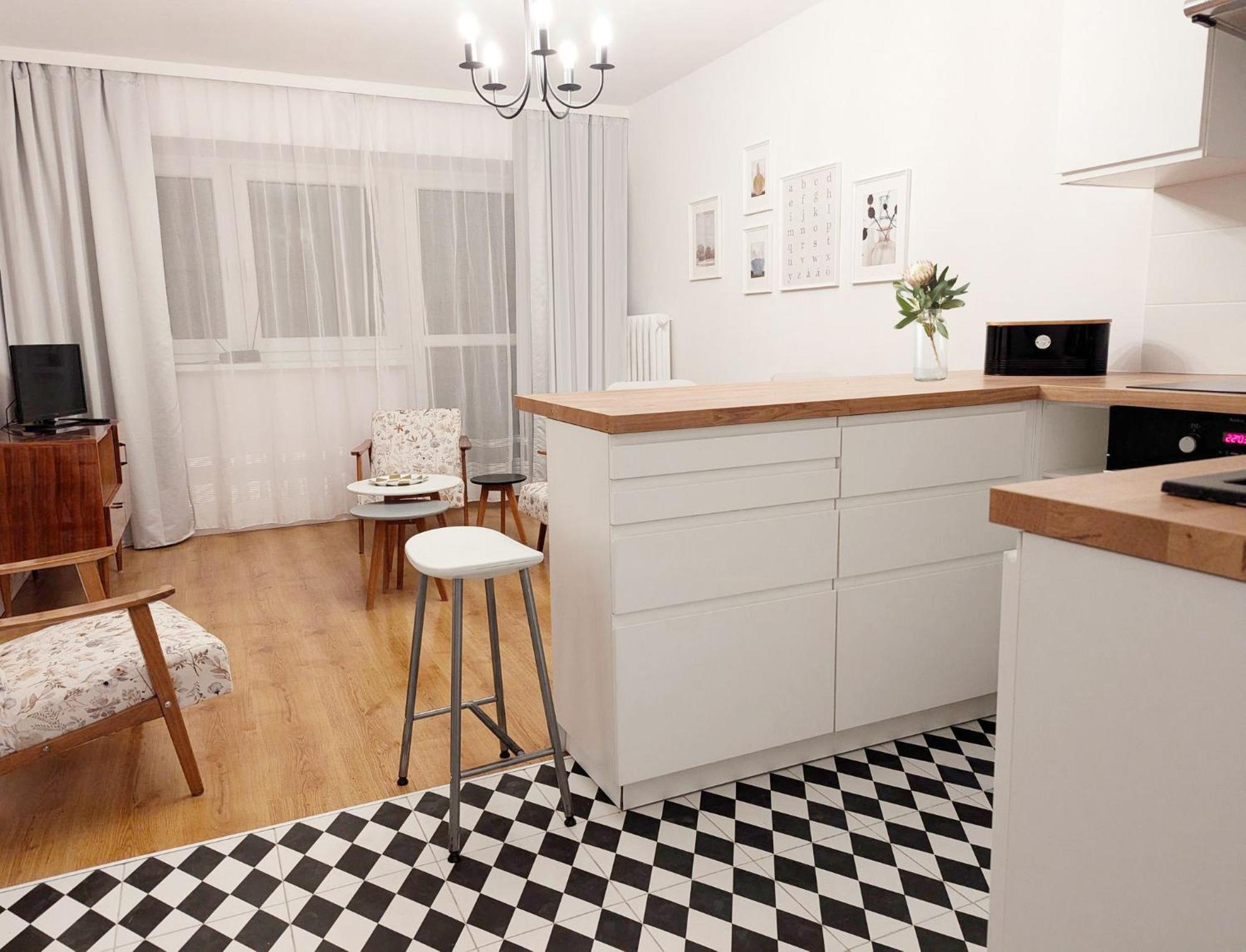 Hej! Jarzebskiego Apartament *